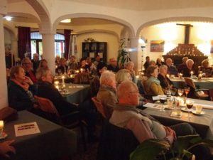 The audience at the "La Bresca" - Short Stories
